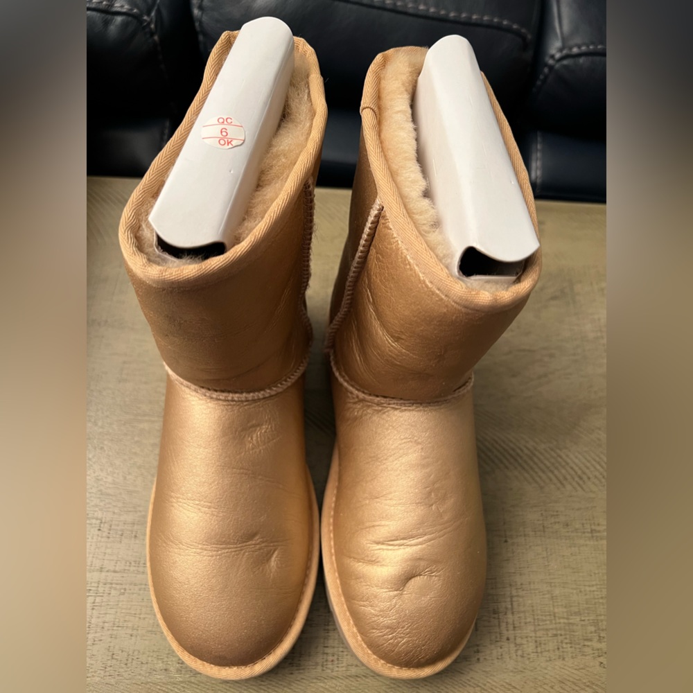UGG - Classic Short Metallic Gold Sheepskin Boot (US size 6)